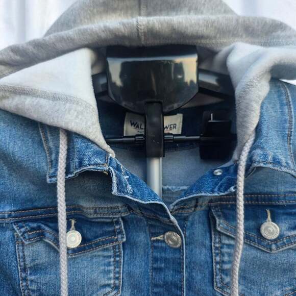 WallFlower Juniors Crop Denim Jacket with Fleece Hood & Sleeves Medium - Picture 3 of 7